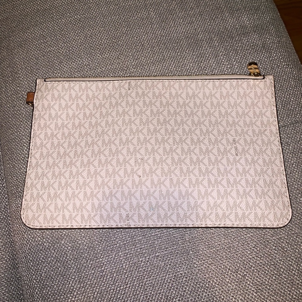 Michael Kors pouch